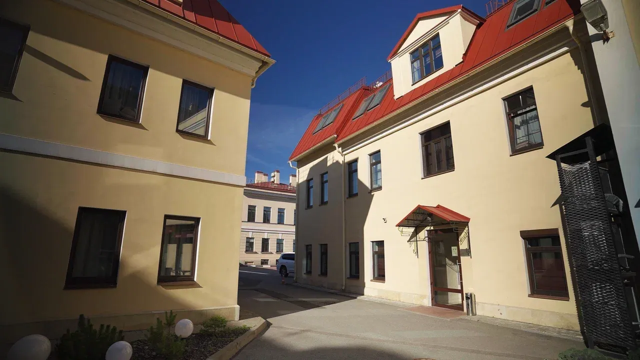 2. Багратион (Bagration Hotel)