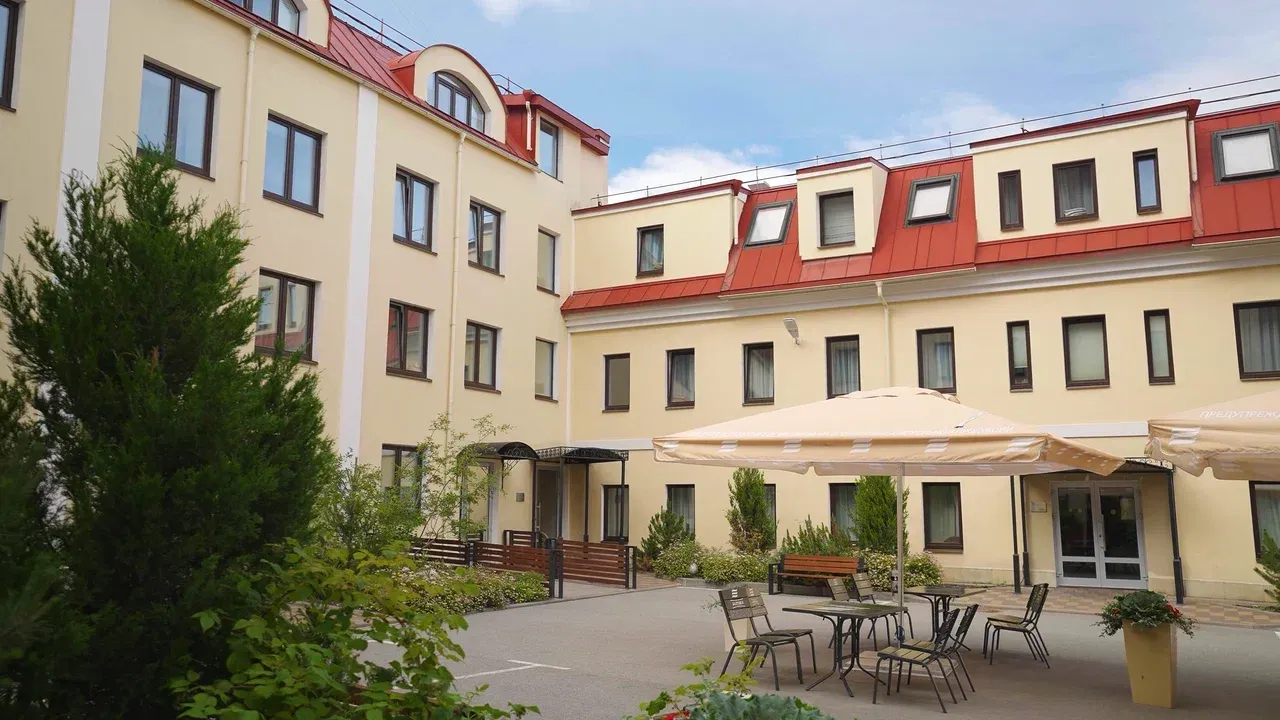 2. Багратион (Bagration Hotel)
