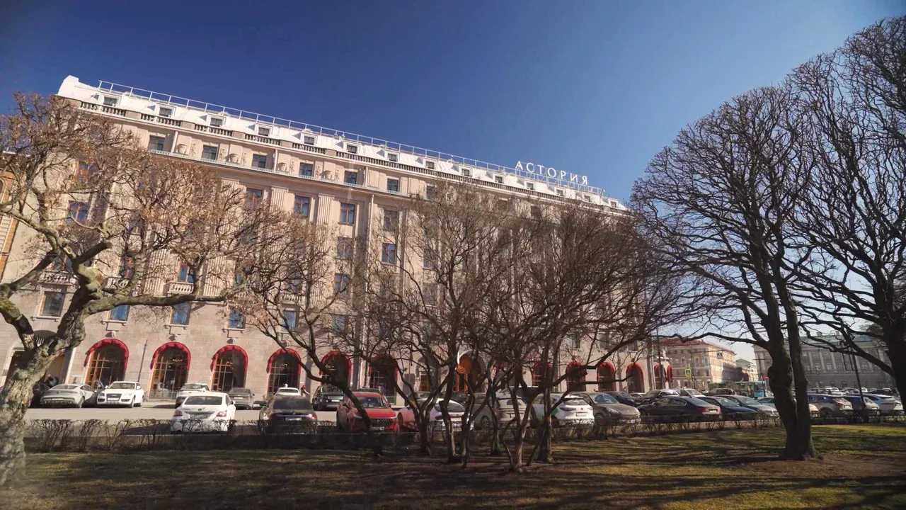 5. Астория (Astoria Hotel Rocco Forte)