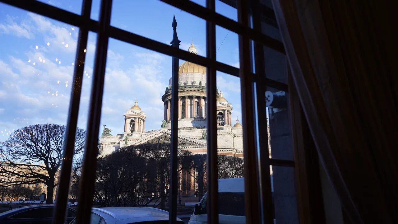 5. Астория (Astoria Hotel Rocco Forte)