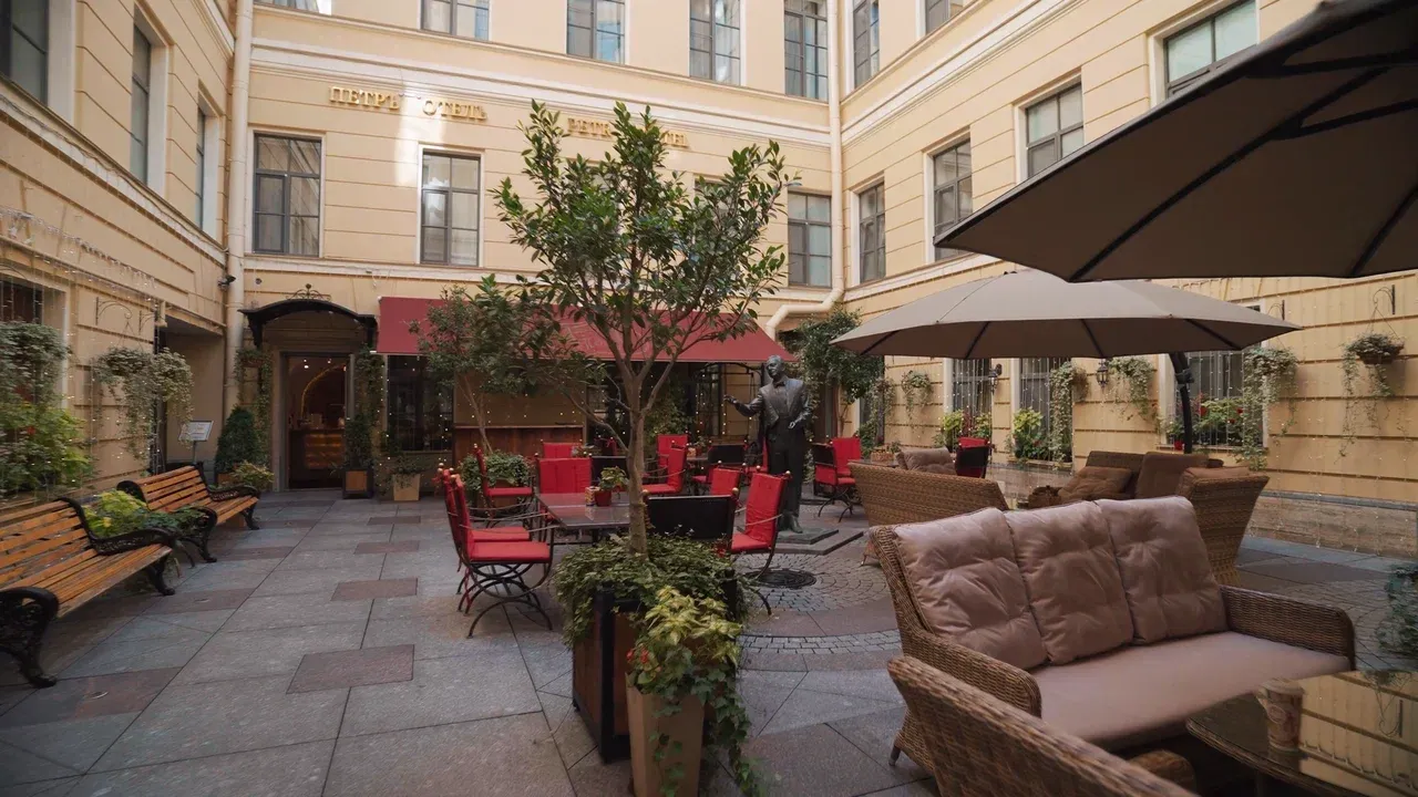 9. Петр Hotel (Petr Hotel)